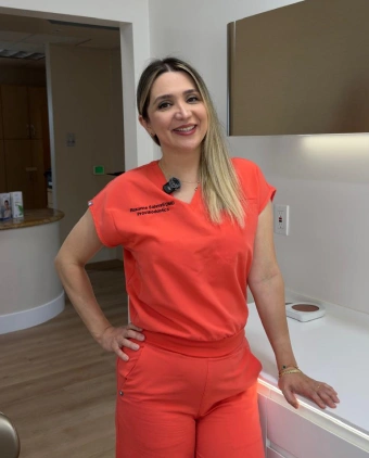 Dr. Roxanne Salavati, prosthodontist specializing in dental implants